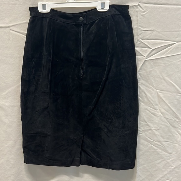J.R.T. Black Leather Skirt - Picture 2 of 3